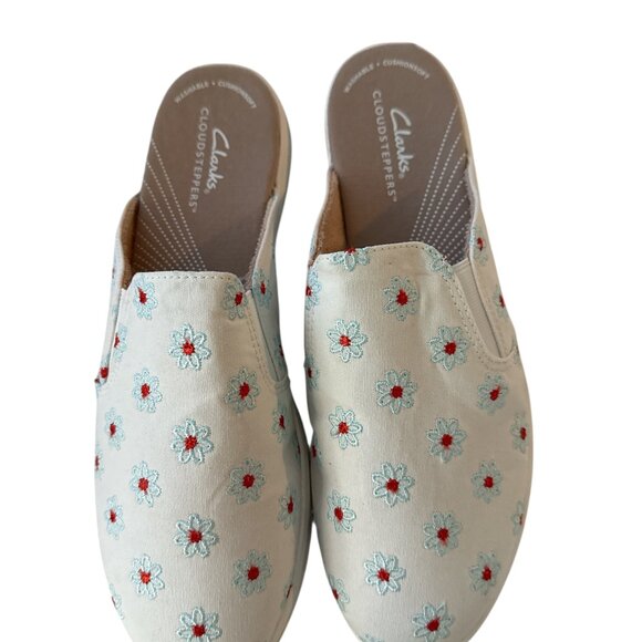 Clarks Cloudsteppers Canvas Slip-on Mules -NWOB- White Floral Size 9 - Picture 2 of 5